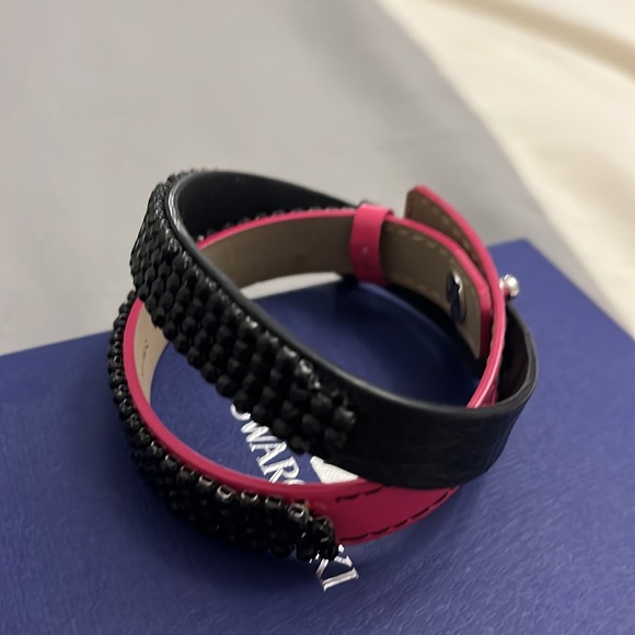 SWAROVSKI CRYSTAL LEATHER BRACELET SET 🔥🔥 - Picture 13 of 13